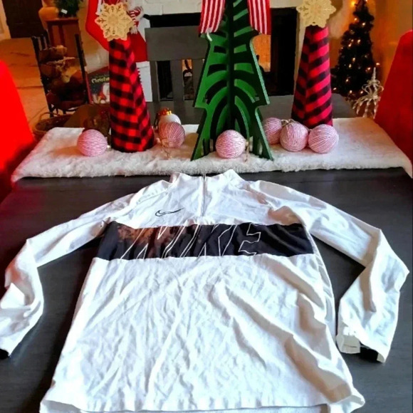 Nike White and Black Ombre Long Sleeve Top. Woman's size M. Like New - Picture 1 of 3